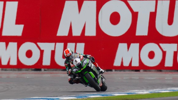 GARA 1 SBK -REA VINCE  IN VOLATA DAVANTI A SYKES